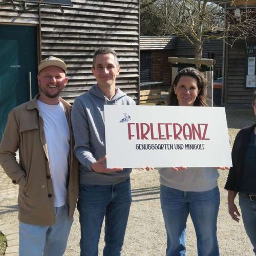 41934971-die-gastronomen-paul-pawlowski-rothenbuecher-und-christoph-jestaedt-mit-marion-gottschalk-und-rieke-trittin-beide-geschaeftsfuehrung-umweltzentrum-der-2I48aOlGMRfe